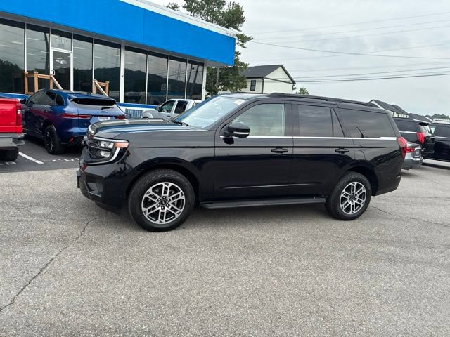 Used 2025 Ford Expedition Active AWD/4WD image 13