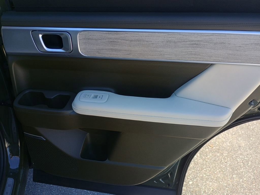 Used 2024 Hyundai Santa Fe Calligraphy image 21