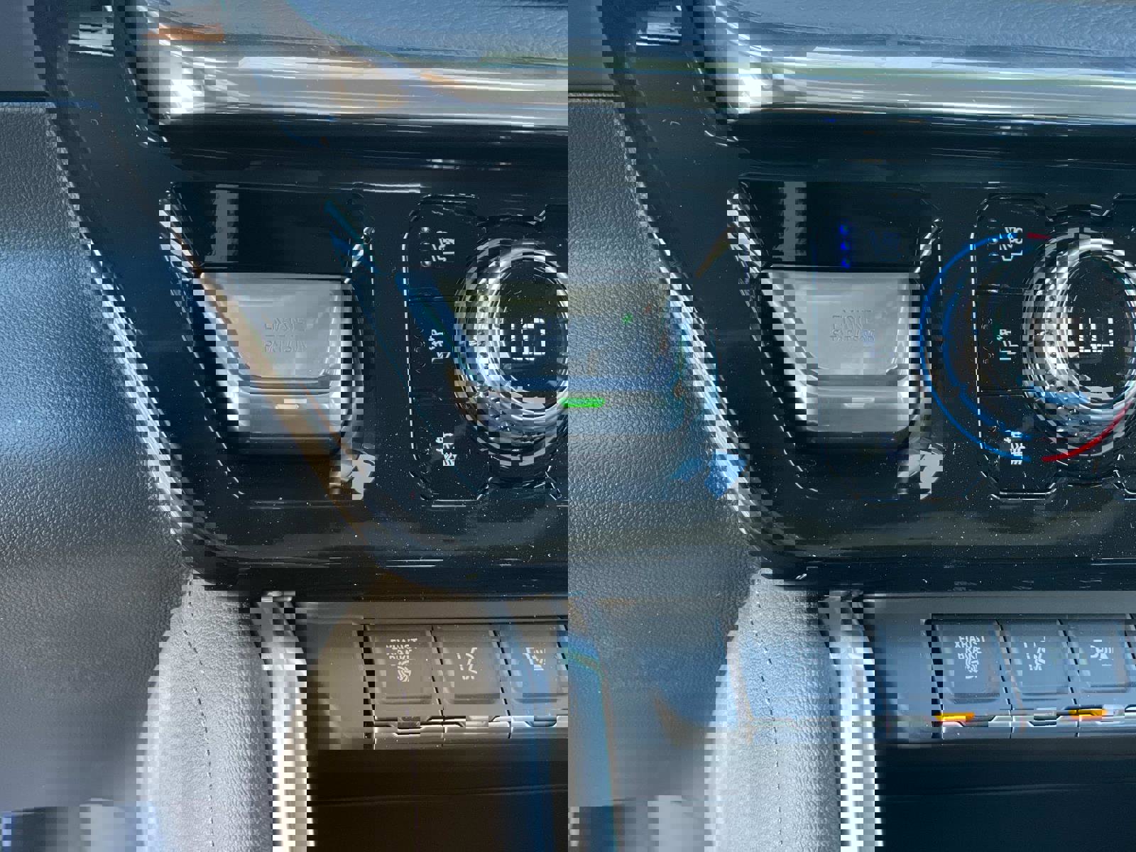 New 2026 GMC Sierra 3500 Denali w/ Denali Reserve Package image 18