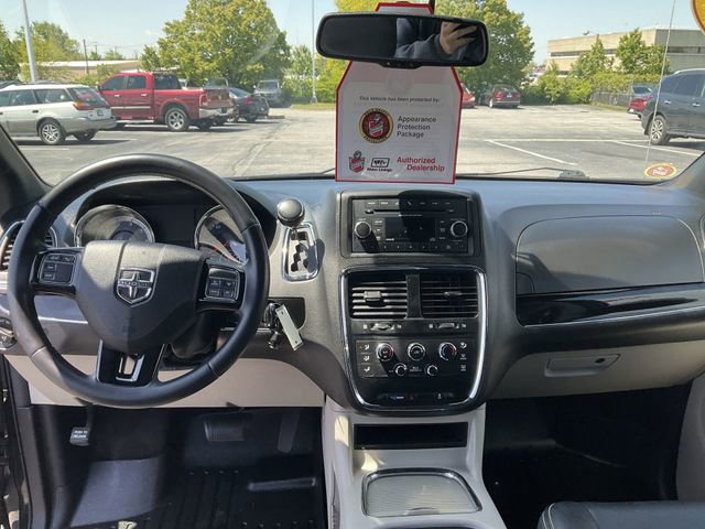 Used 2017 Dodge Grand Caravan SXT FWD image 10