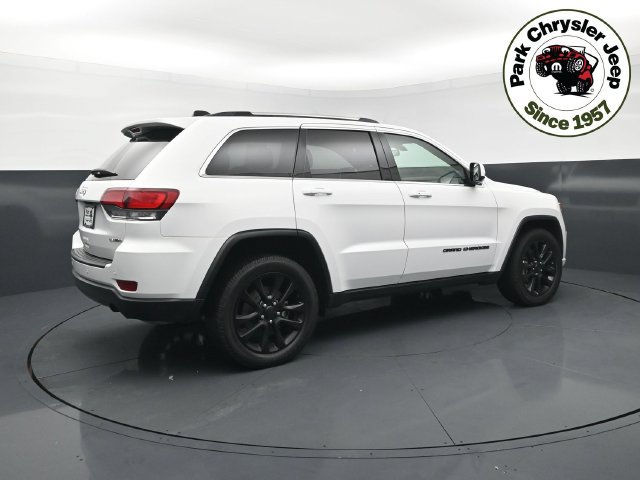 Used 2021 Jeep Grand Cherokee Laredo AWD/4WD image 6
