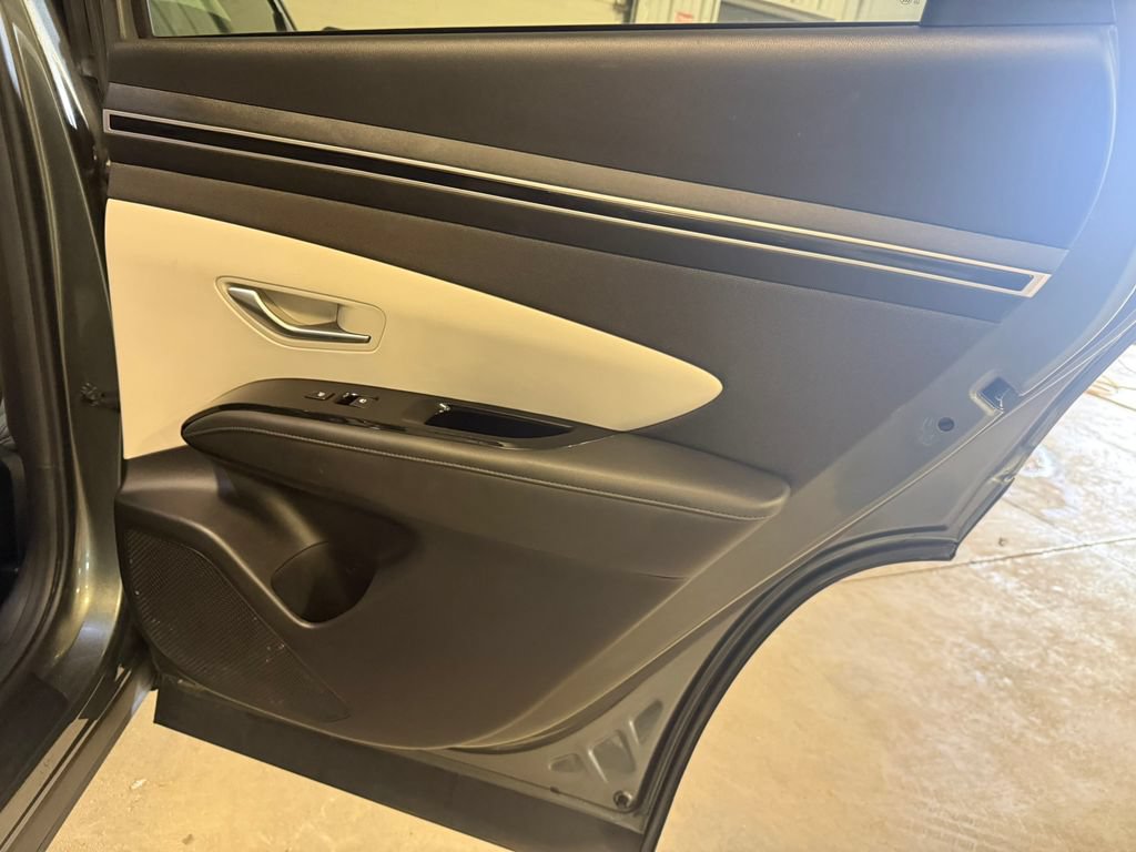 Certified 2023 Hyundai Tucson Limited AWD/4WD image 30