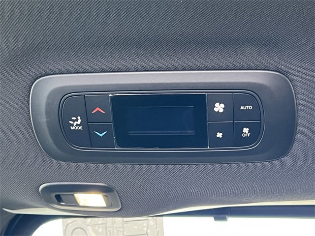 New 2026 Chrysler Pacifica Limited w/ Uconnect Theater Family Group image 38