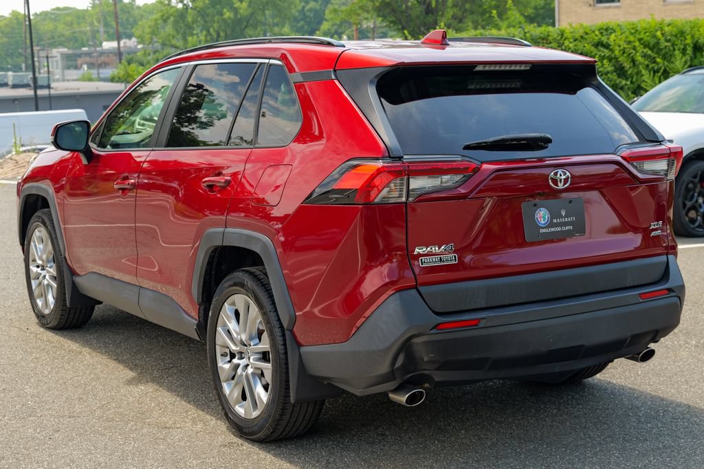 Used 2019 Toyota RAV4 XLE Premium w/ All Weather Liner Package AWD/4WD image 5