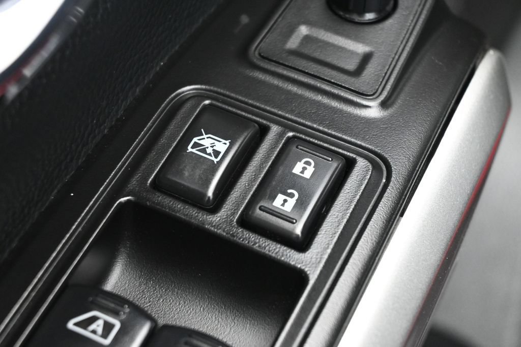 Used 2024 Nissan Titan SV w/ SV Convenience Package AWD/4WD image 14