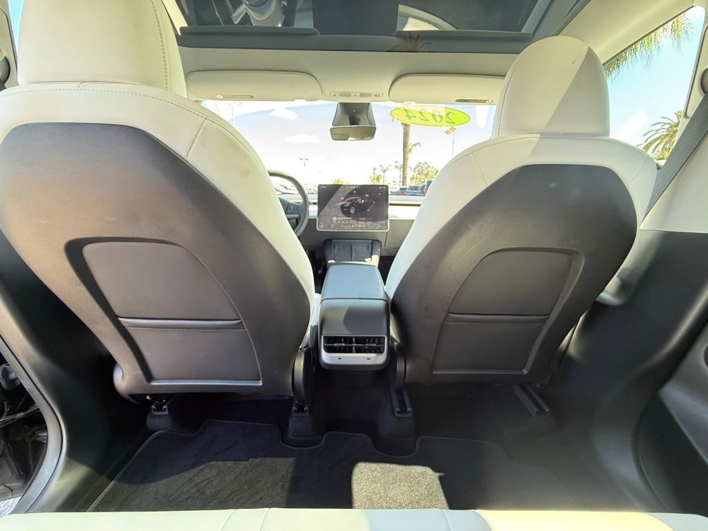 Used 2024 Tesla Model Y Long Range AWD/4WD image 14