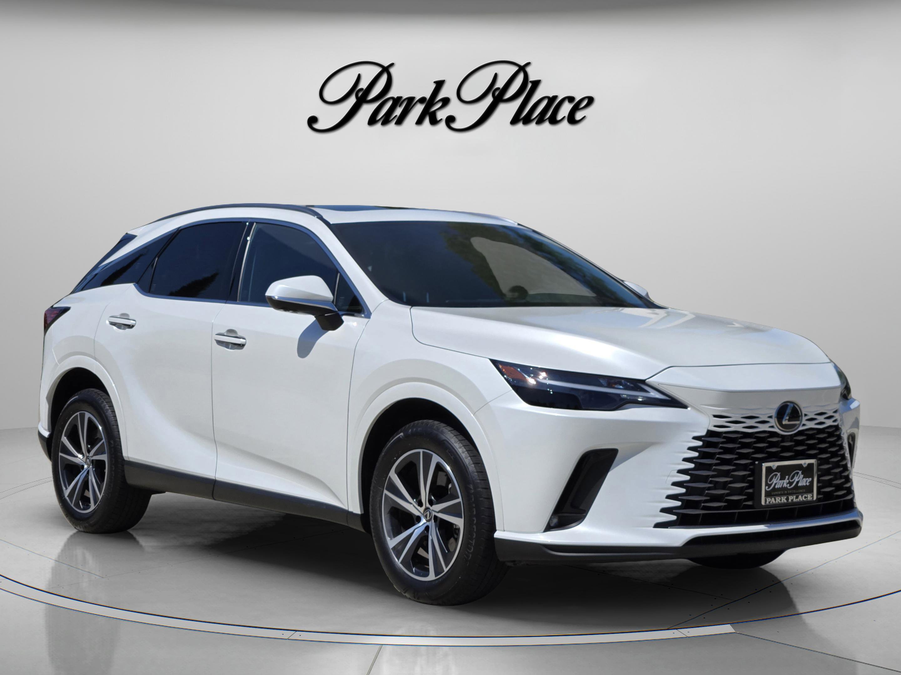 Used 2025 Lexus RX 350 Premium w/ Accessory Package (Z1) FWD image 8