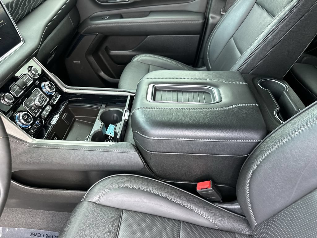 Used 2023 GMC Yukon Denali RWD image 24