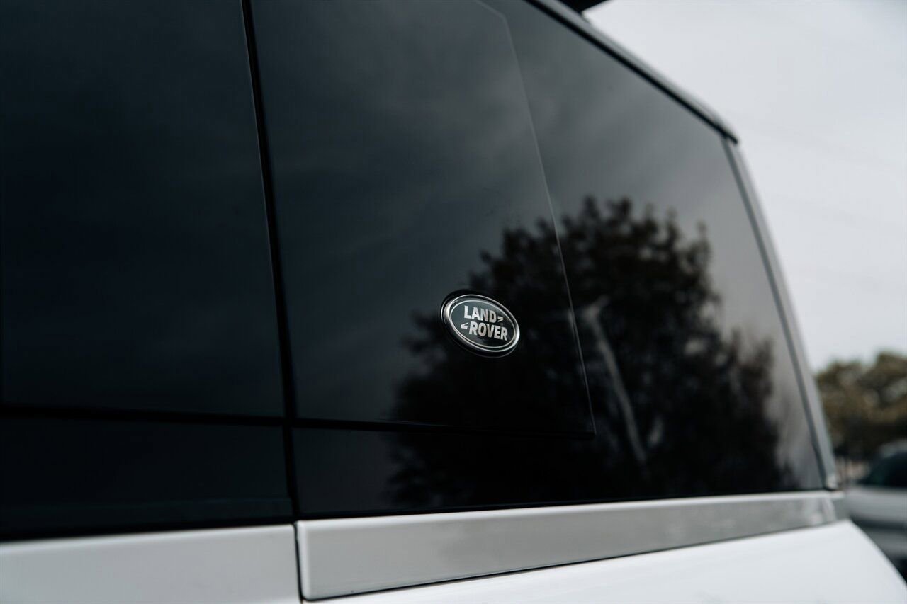 Used 2022 Land Rover Defender 110 X-Dynamic HSE image 16