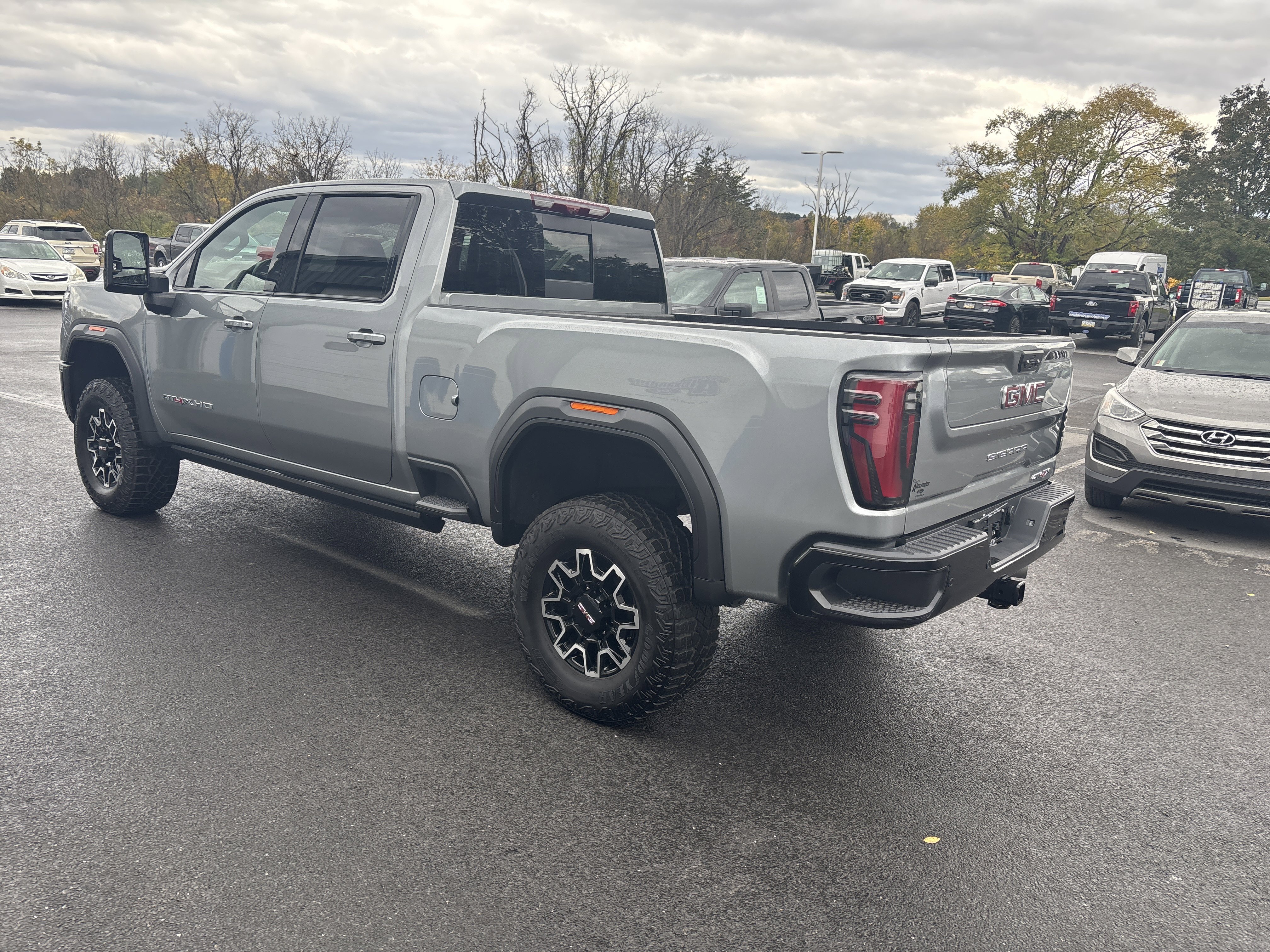Used 2024 GMC Sierra 2500 AT4X image 6