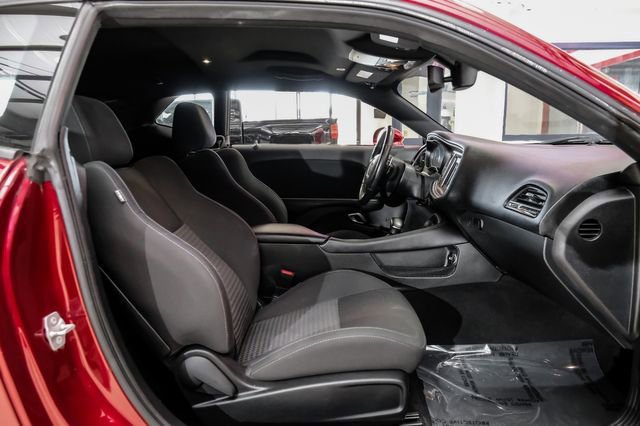 Used 2019 Dodge Challenger R/T w/ Cold Weather Group image 32