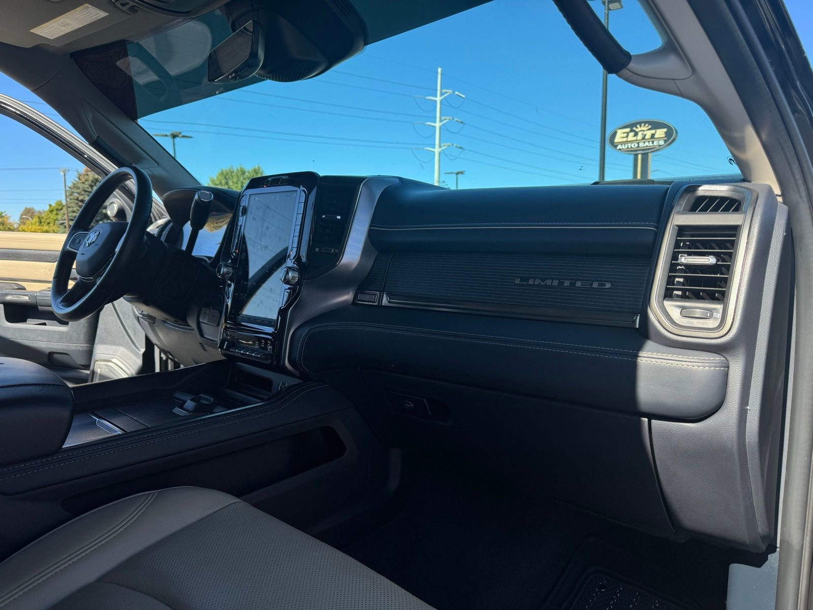 Used 2023 RAM 3500 Limited AWD/4WD image 36