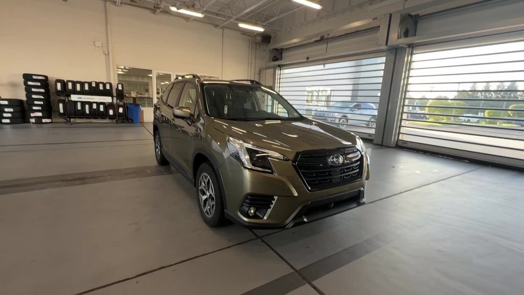Certified 2024 Subaru Forester Premium AWD/4WD image 13