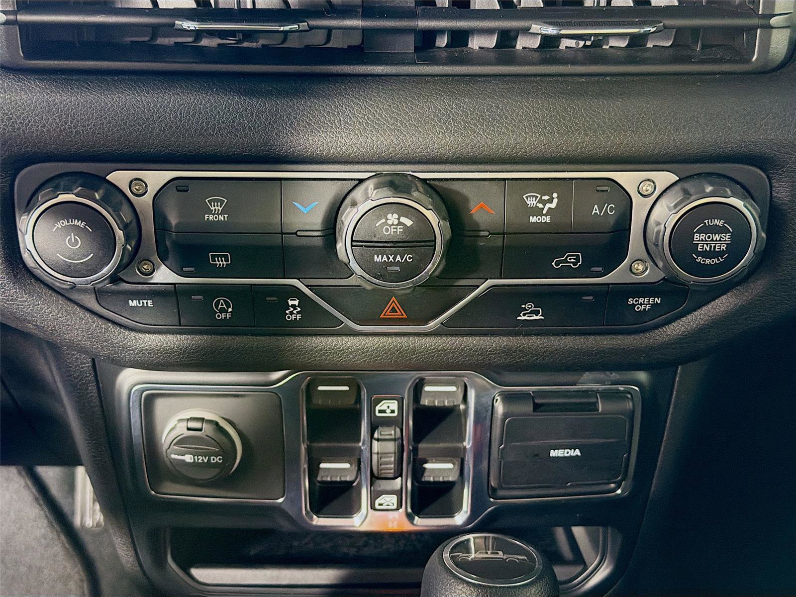 Used 2024 Jeep Gladiator Sport image 16