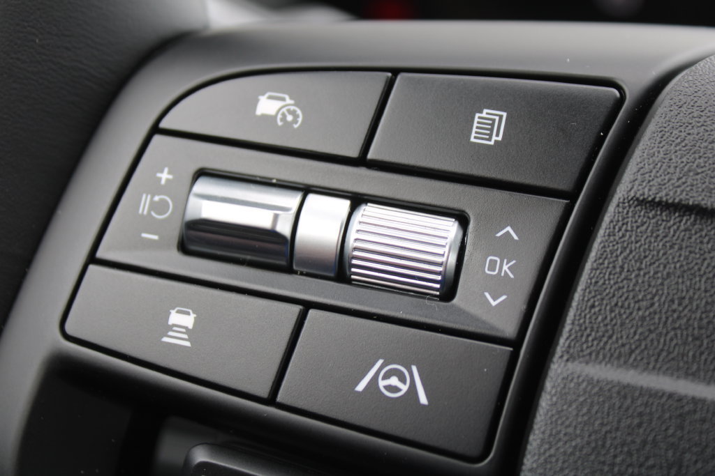 New 2027 Kia Sportage LX FWD image 25