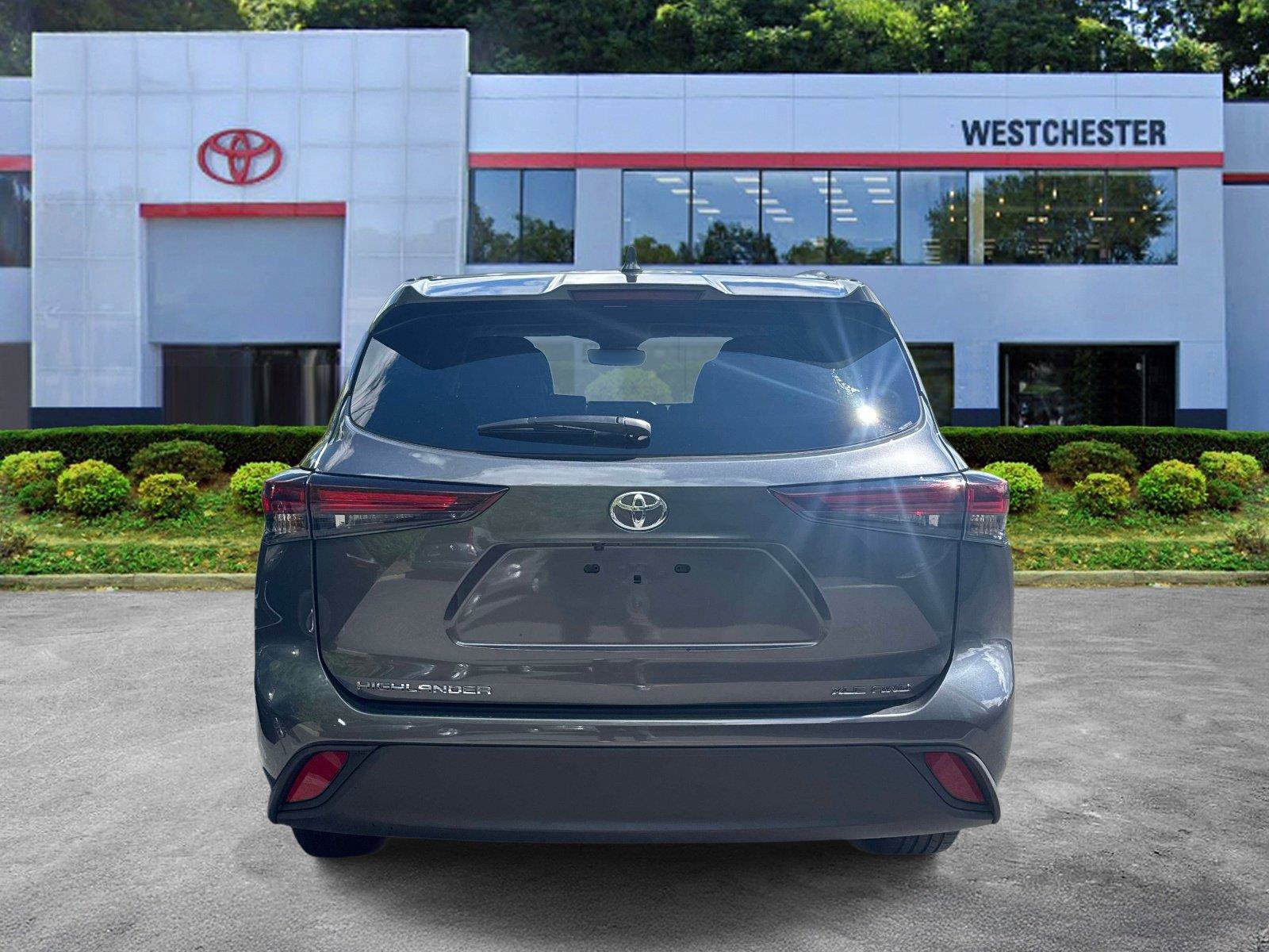 Certified 2025 Toyota Highlander XLE AWD/4WD image 6