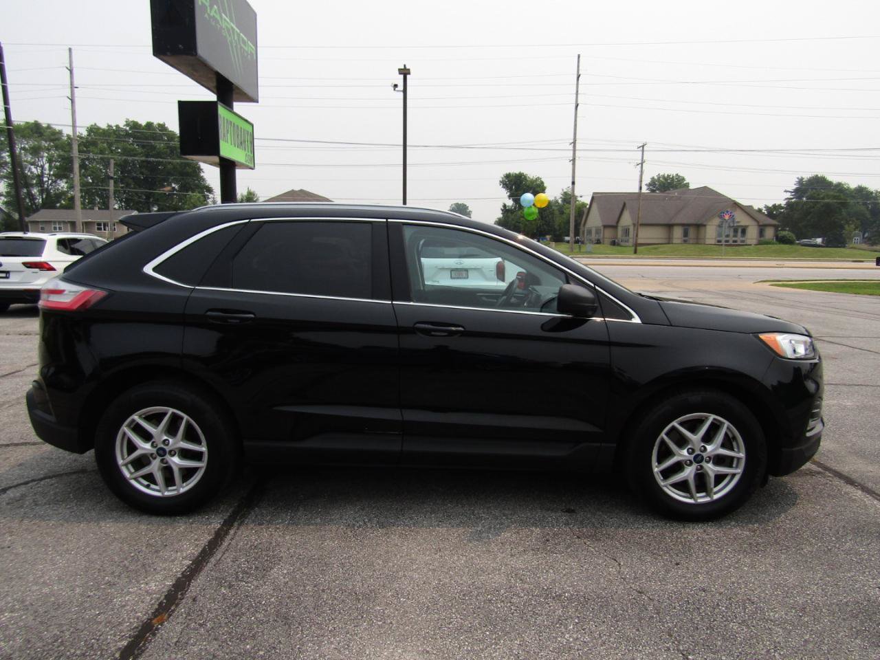 Used 2021 Ford Edge SEL w/ Convenience Package AWD/4WD image 10