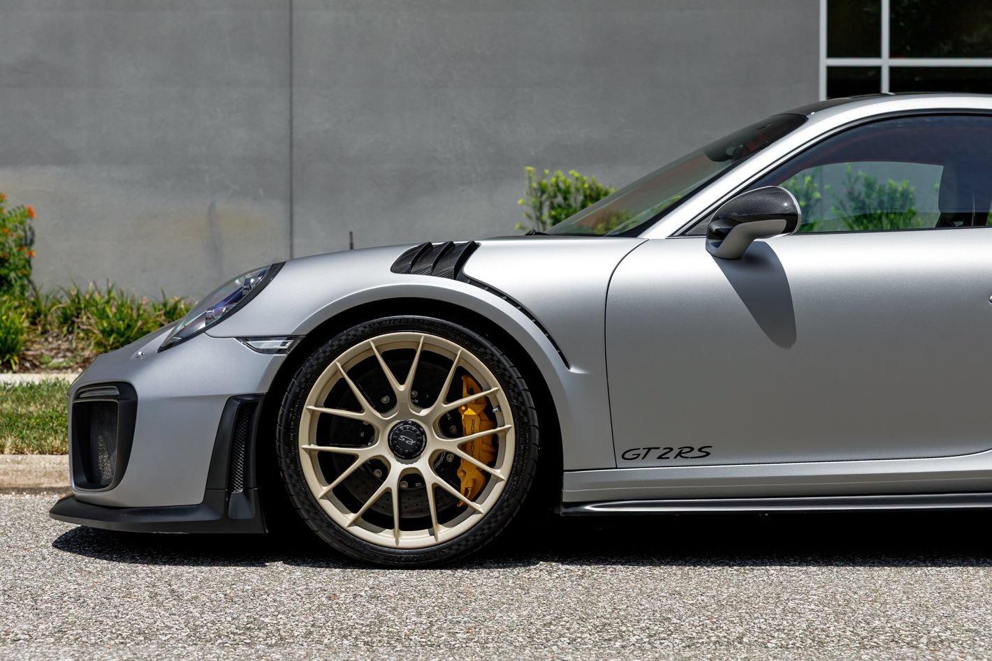 Used 2018 Porsche 911 GT2 RS w/ Weissach Package RWD image 26