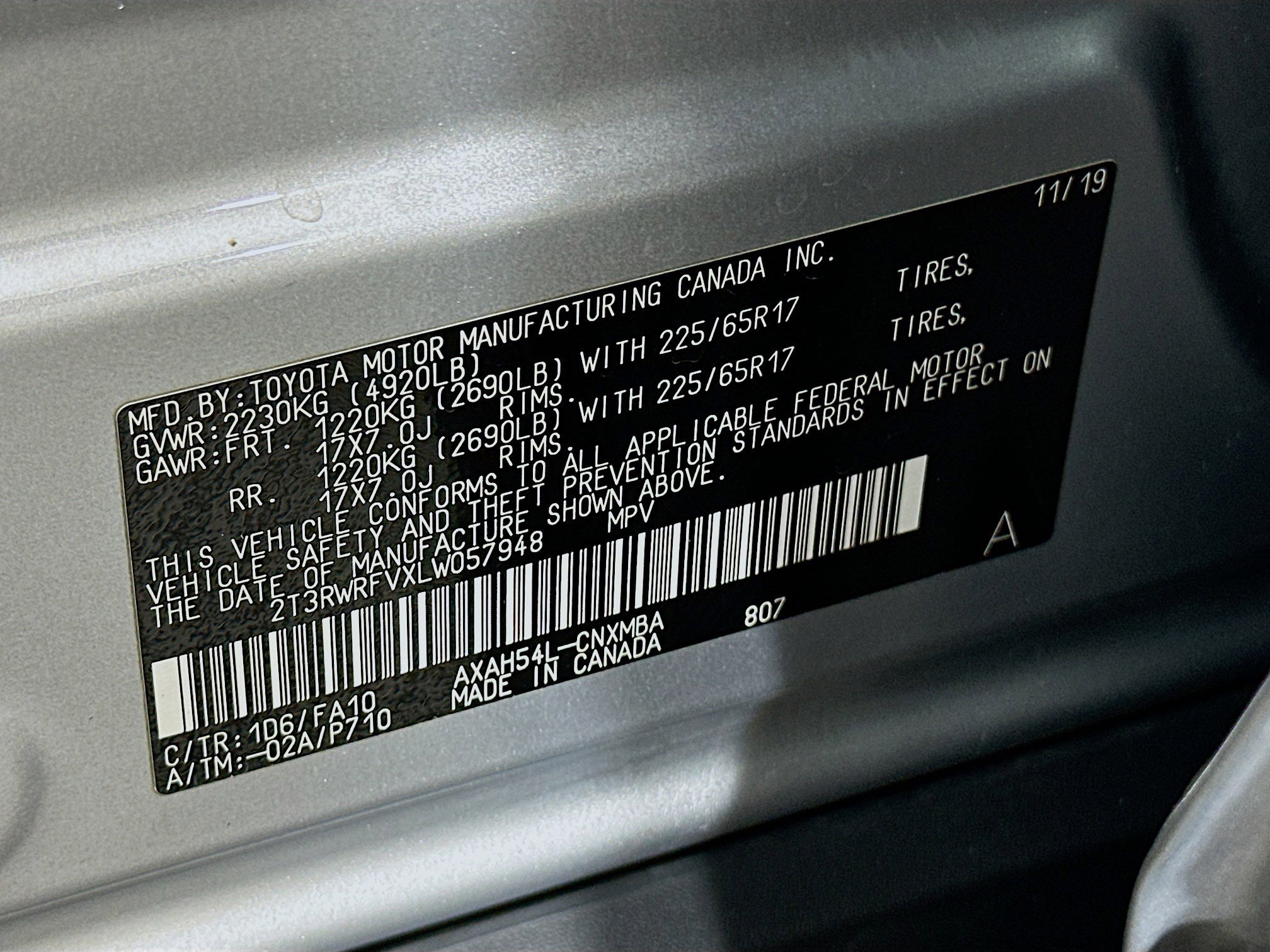 Used 2020 Toyota RAV4 XLE w/ Carpet Mat Package image 12