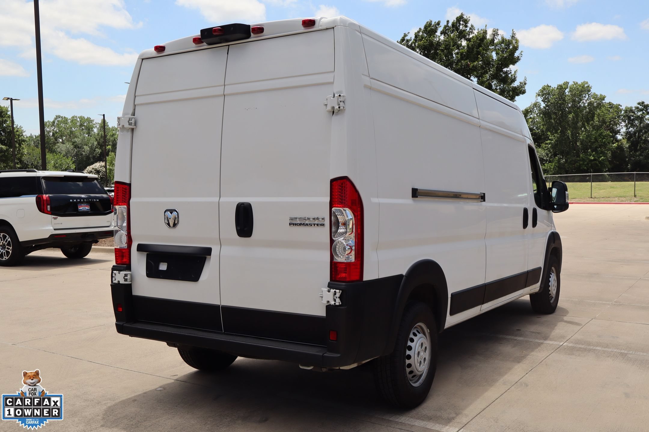 Used 2025 RAM ProMaster 2500 w/ Convenience Group FWD image 3