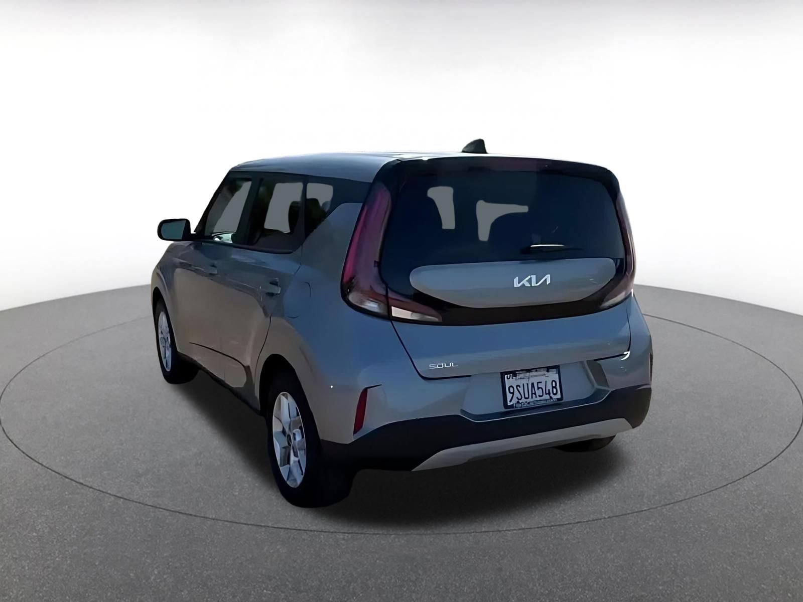 Used 2025 Kia Soul LX w/ LX Technology Package FWD image 11