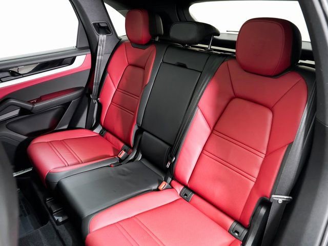 Certified 2025 Porsche Cayenne image 27