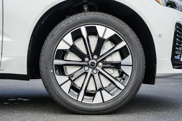 New 2026 Volvo XC60 T8 Plus w/ Protection Package Premier image 16