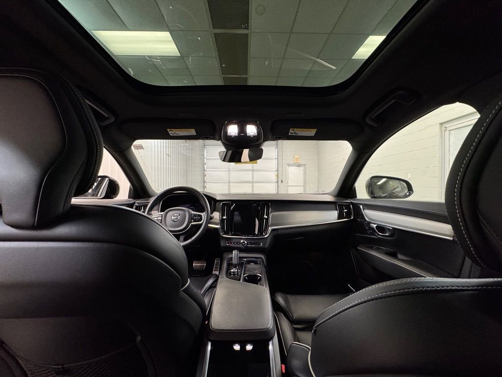 Used 2022 Volvo S90 B6 R-Design w/ Advanced Package image 21