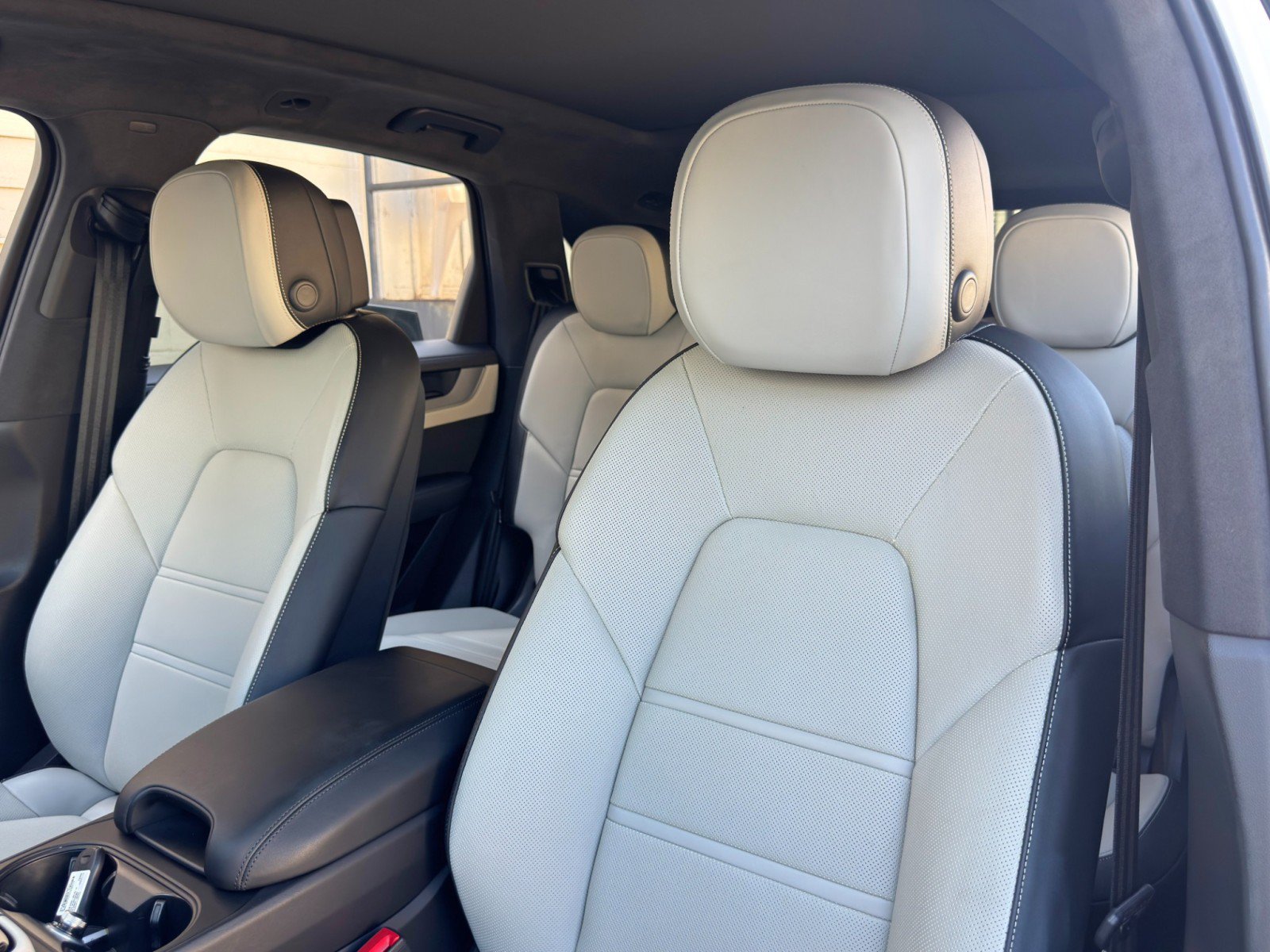 Used 2024 Porsche Cayenne Turbo AWD/4WD image 47