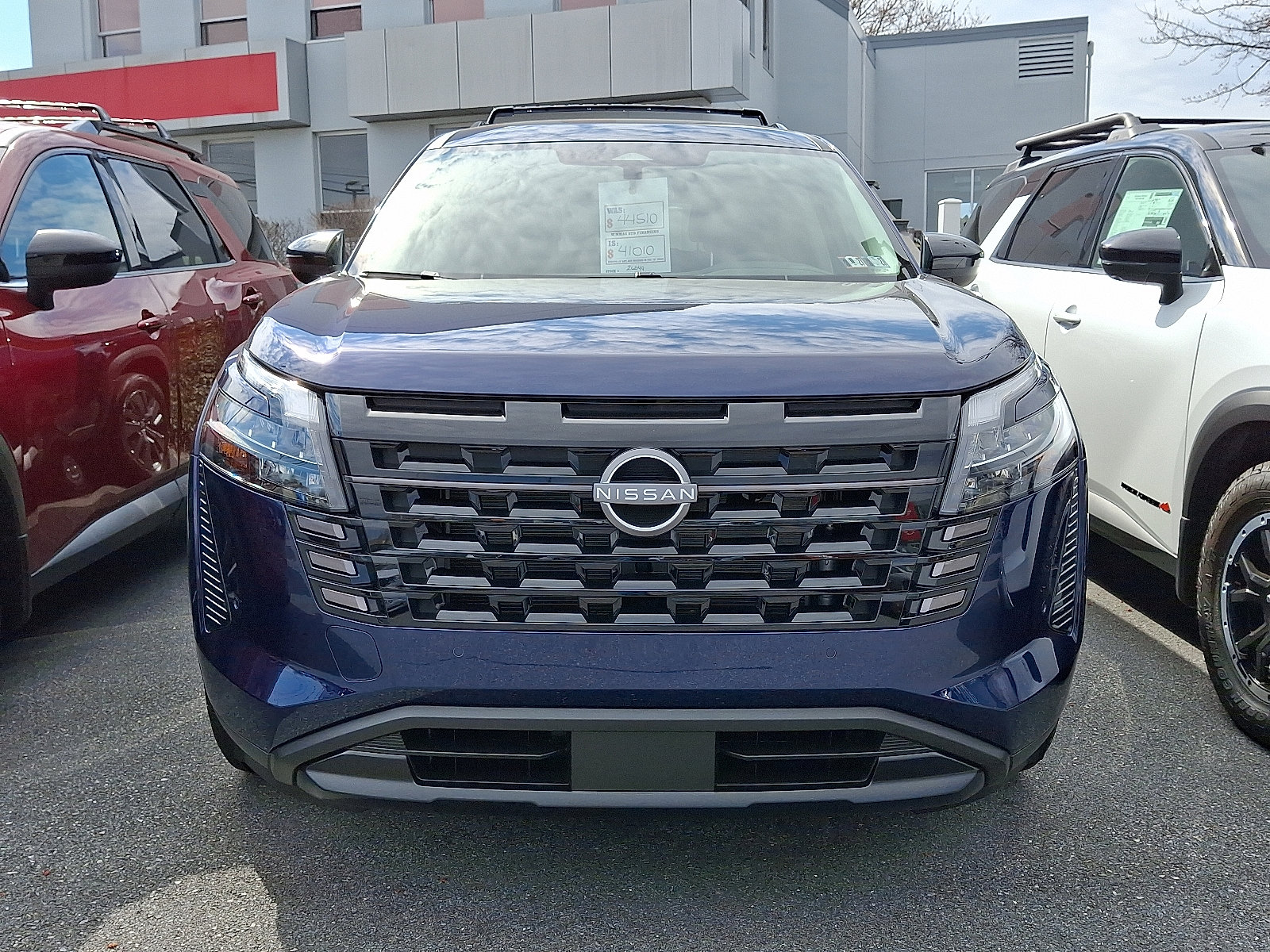 New 2026 Nissan Pathfinder SV image 2