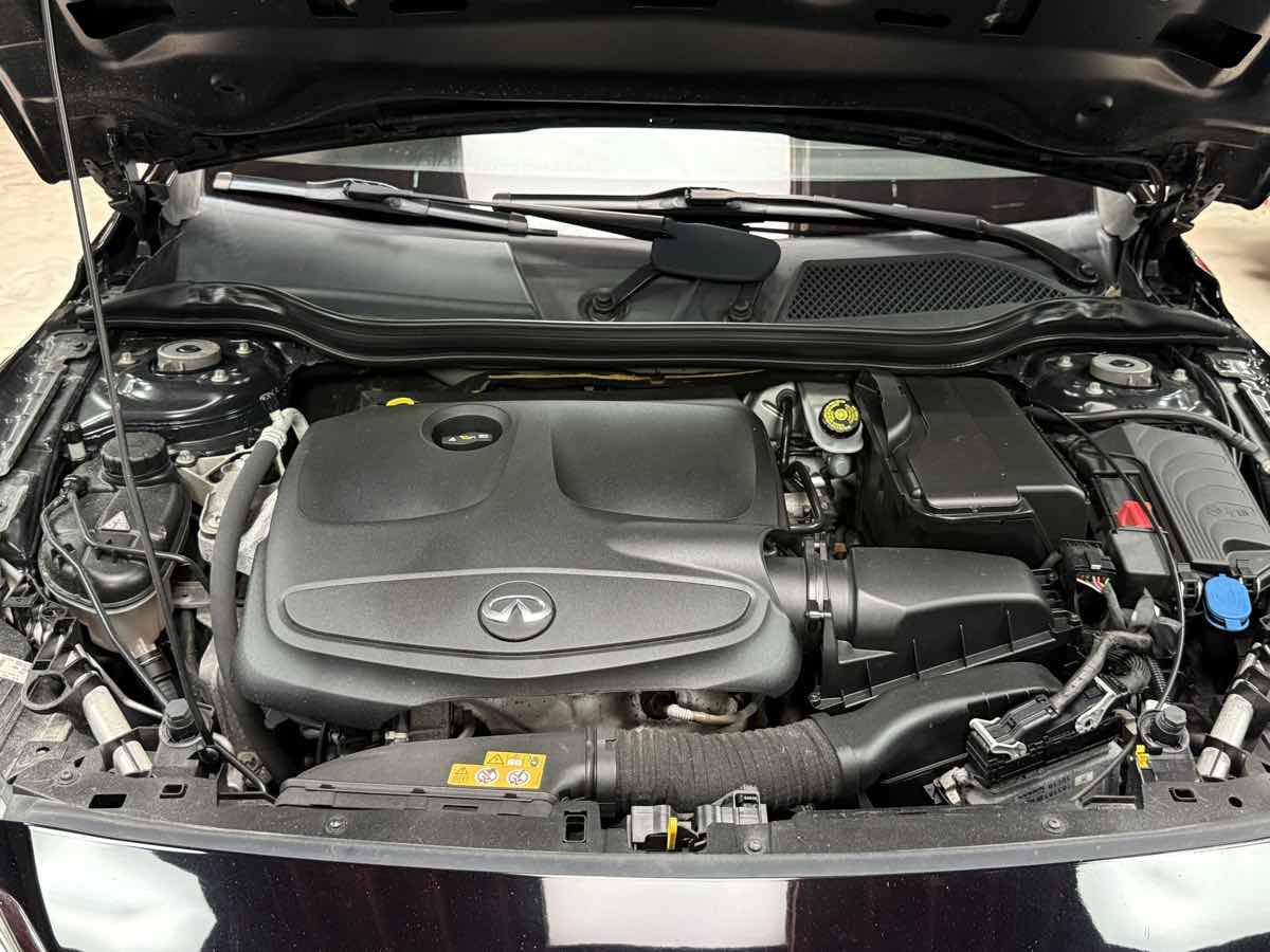 Used 2018 INFINITI QX30 Premium w/ Navigation Package AWD/4WD image 35