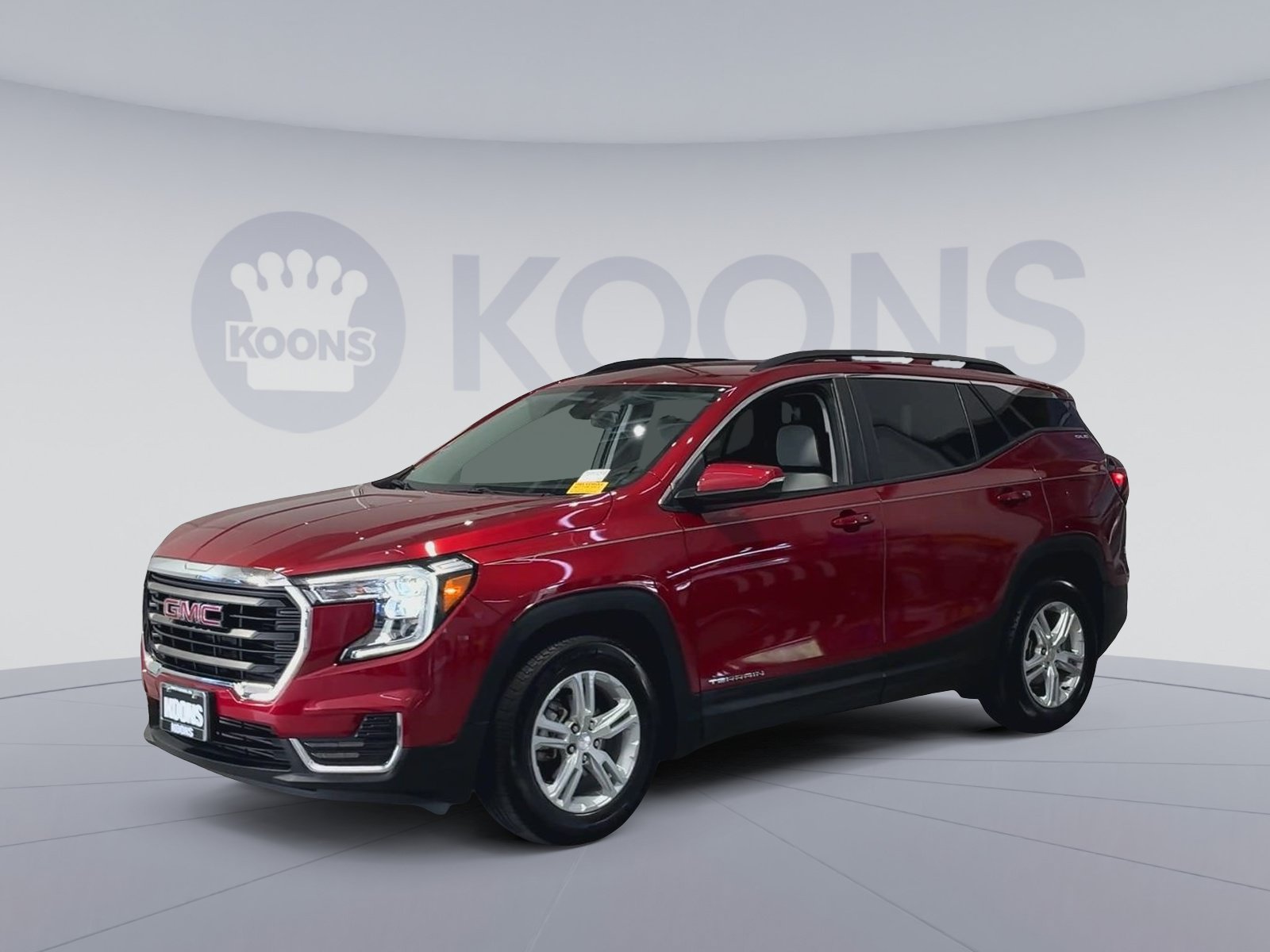 Used 2023 GMC Terrain SLE w/ Driver Convenience Package FWD image 5