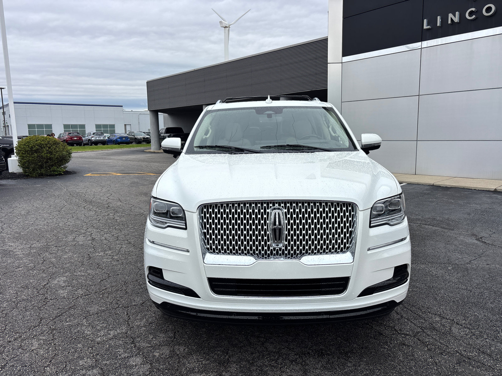 Certified 2023 Lincoln Navigator Reserve AWD/4WD image 2