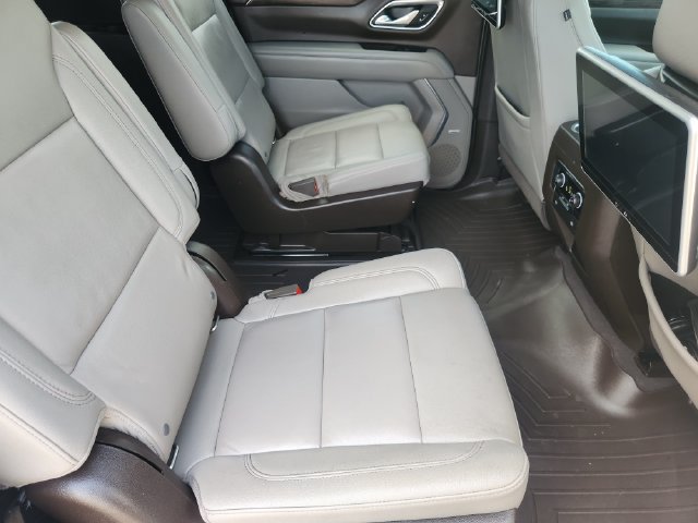 Used 2021 Chevrolet Suburban LT RWD image 31