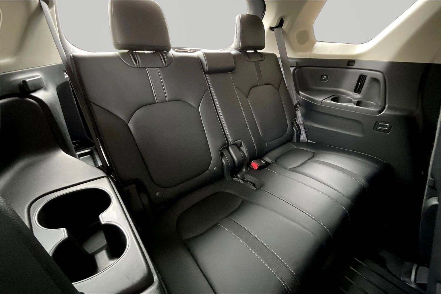 Used 2024 Honda Pilot Touring image 25