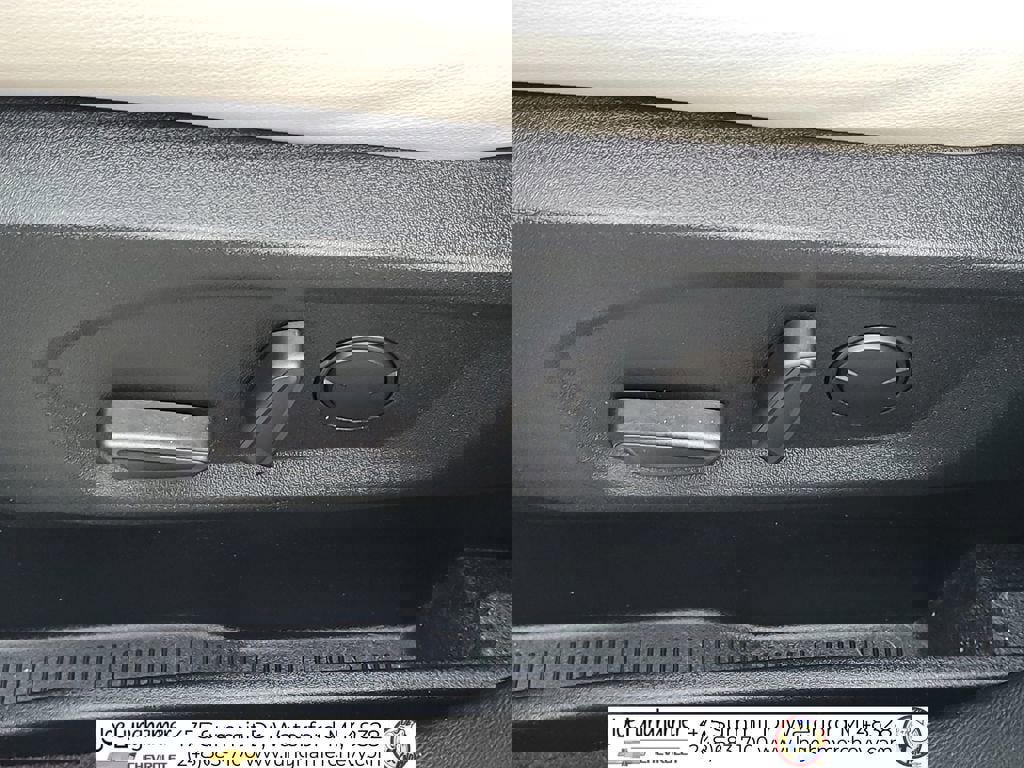 Used 2020 Ford Edge Titanium image 36