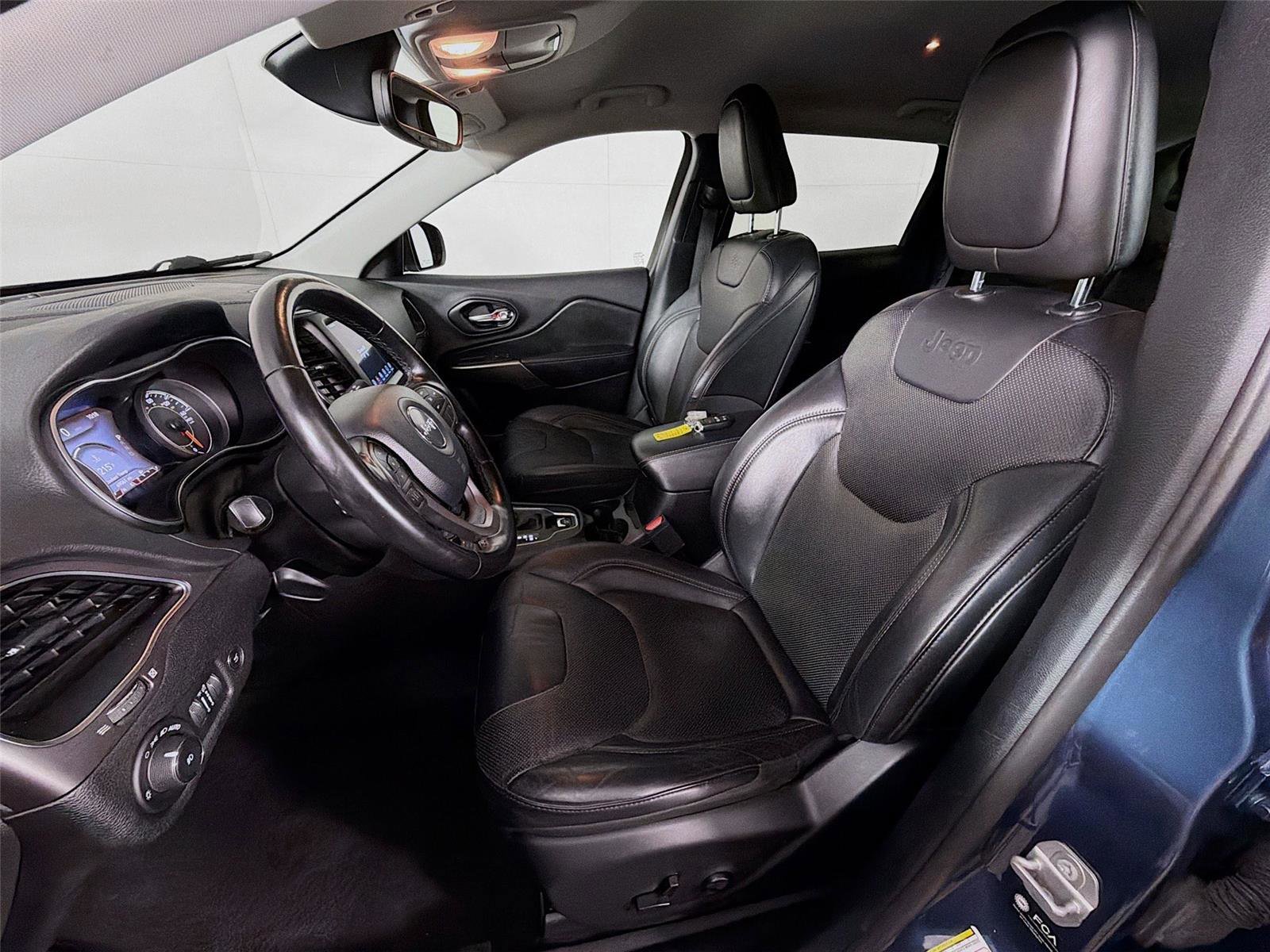 Used 2021 Jeep Cherokee Latitude Lux w/ Comfort/Convenience Group image 11