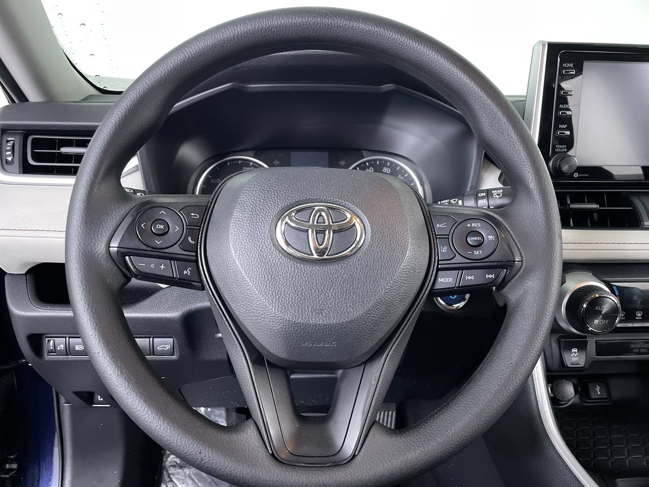 Used 2021 Toyota RAV4 XLE w/ Convenience Package AWD/4WD image 13