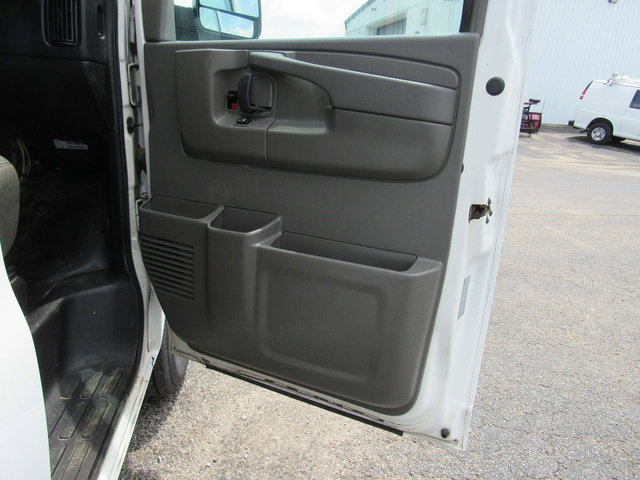 Used 2014 Chevrolet Express 2500 RWD image 11