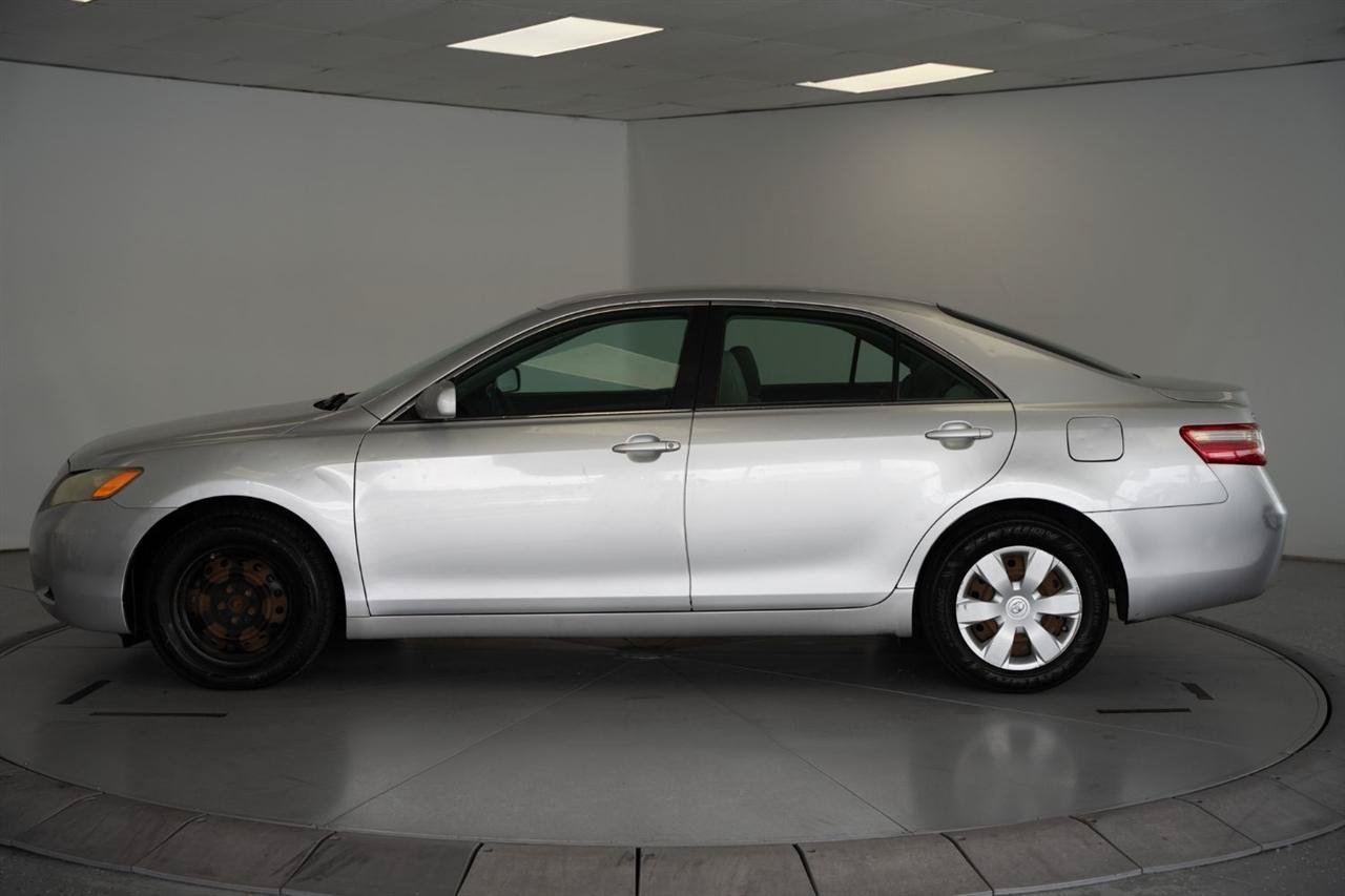Used 2009 Toyota Camry FWD image 4