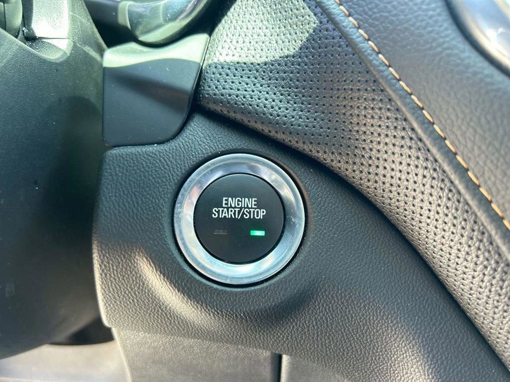 Used 2022 Chevrolet Equinox Premier FWD image 33
