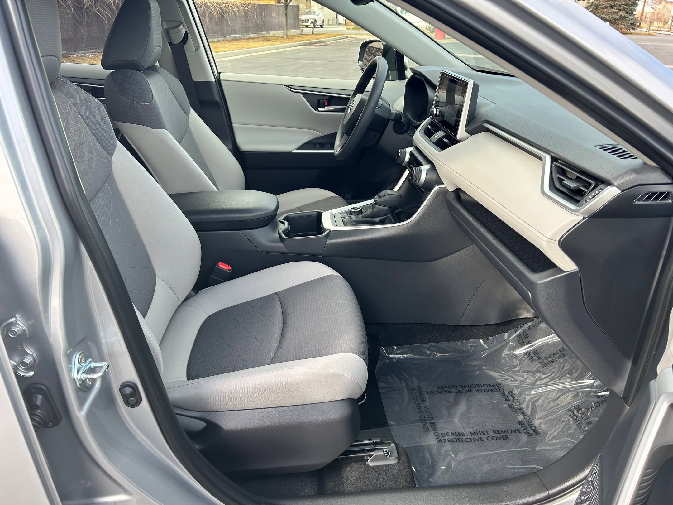 Certified 2025 Toyota RAV4 XLE image 28