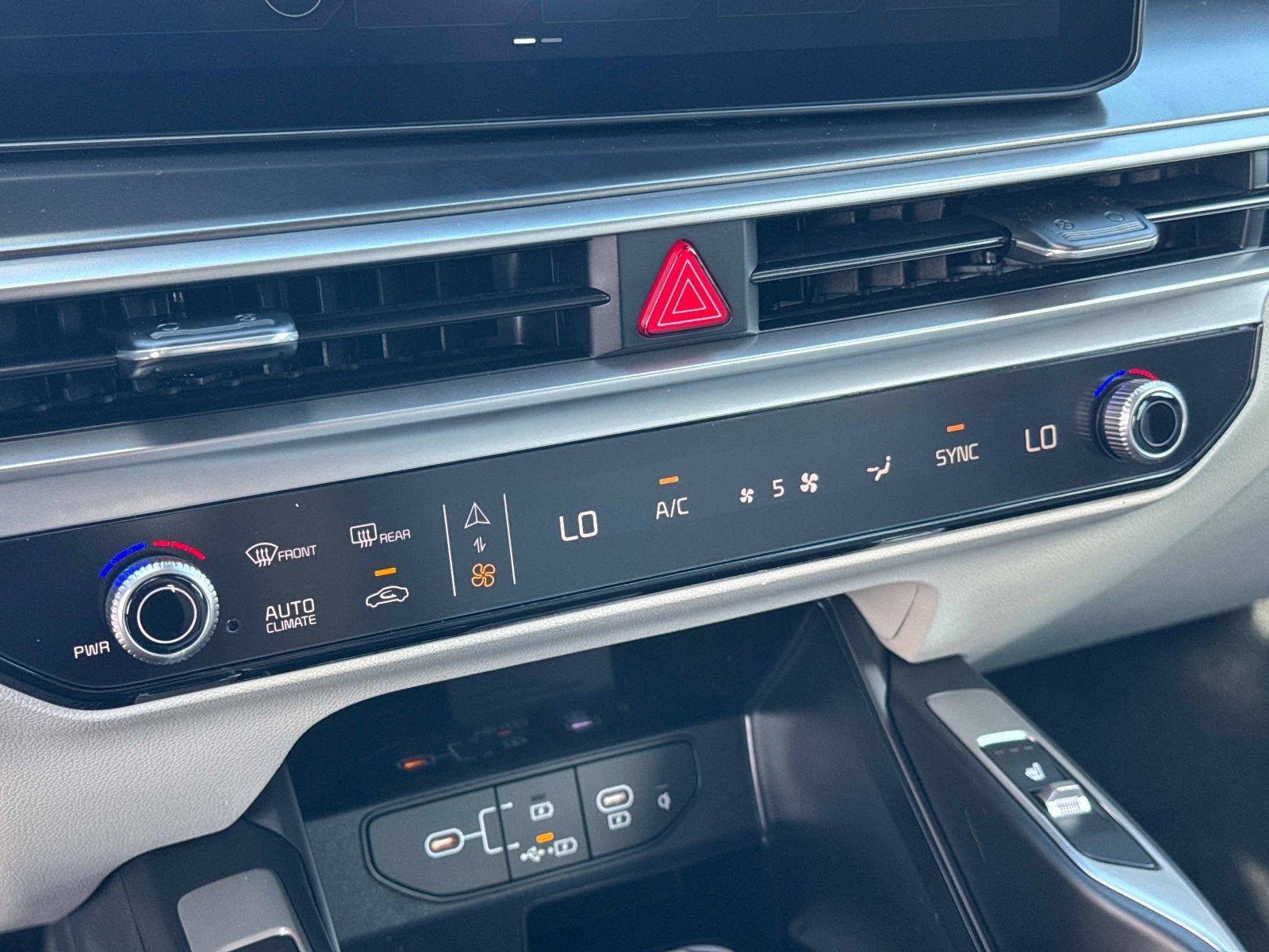 New 2026 Kia Sorento S w/ S Panoramic Sunroof Package FWD image 23