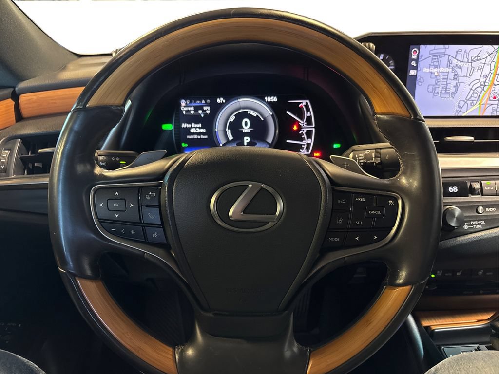 Used 2020 Lexus ES 300h w/ Luxury Package FWD image 25