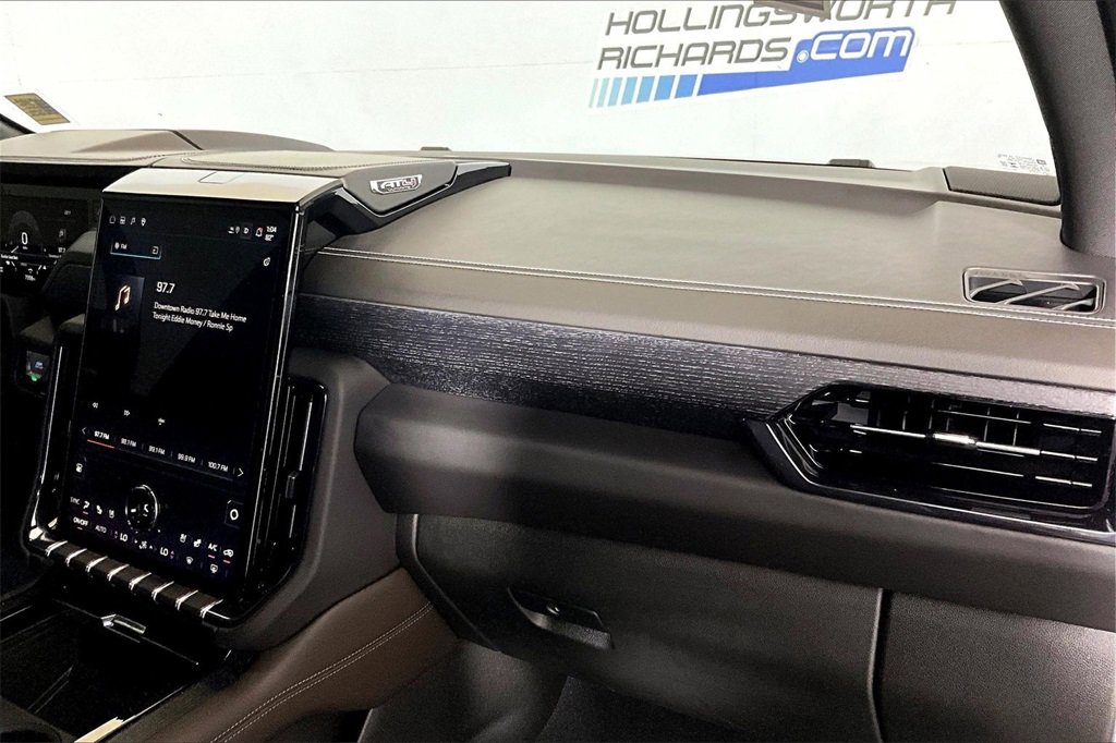 Used 2025 GMC Yukon AT4 Ultimate image 12