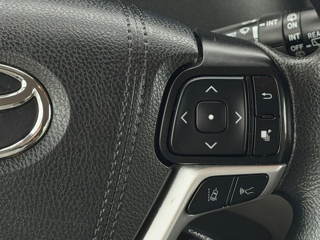 Used 2019 Toyota Sienna LE FWD image 18