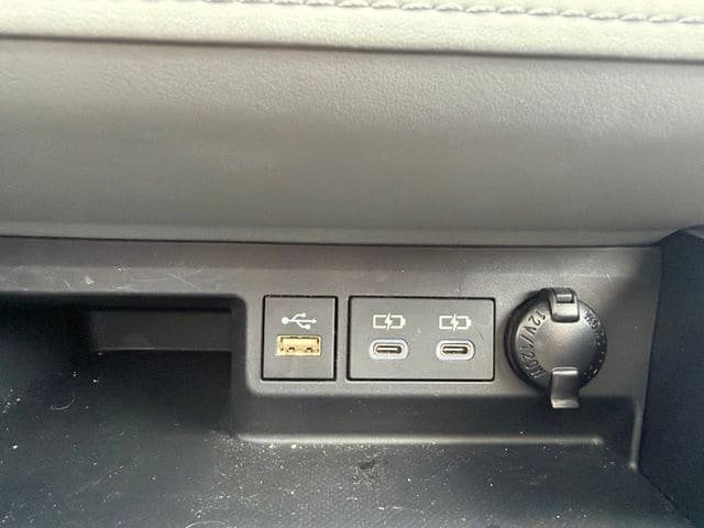 Used 2025 Toyota Highlander XLE AWD/4WD image 20