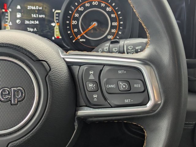 Used 2025 Jeep Wrangler Unlimited Sahara AWD/4WD image 18
