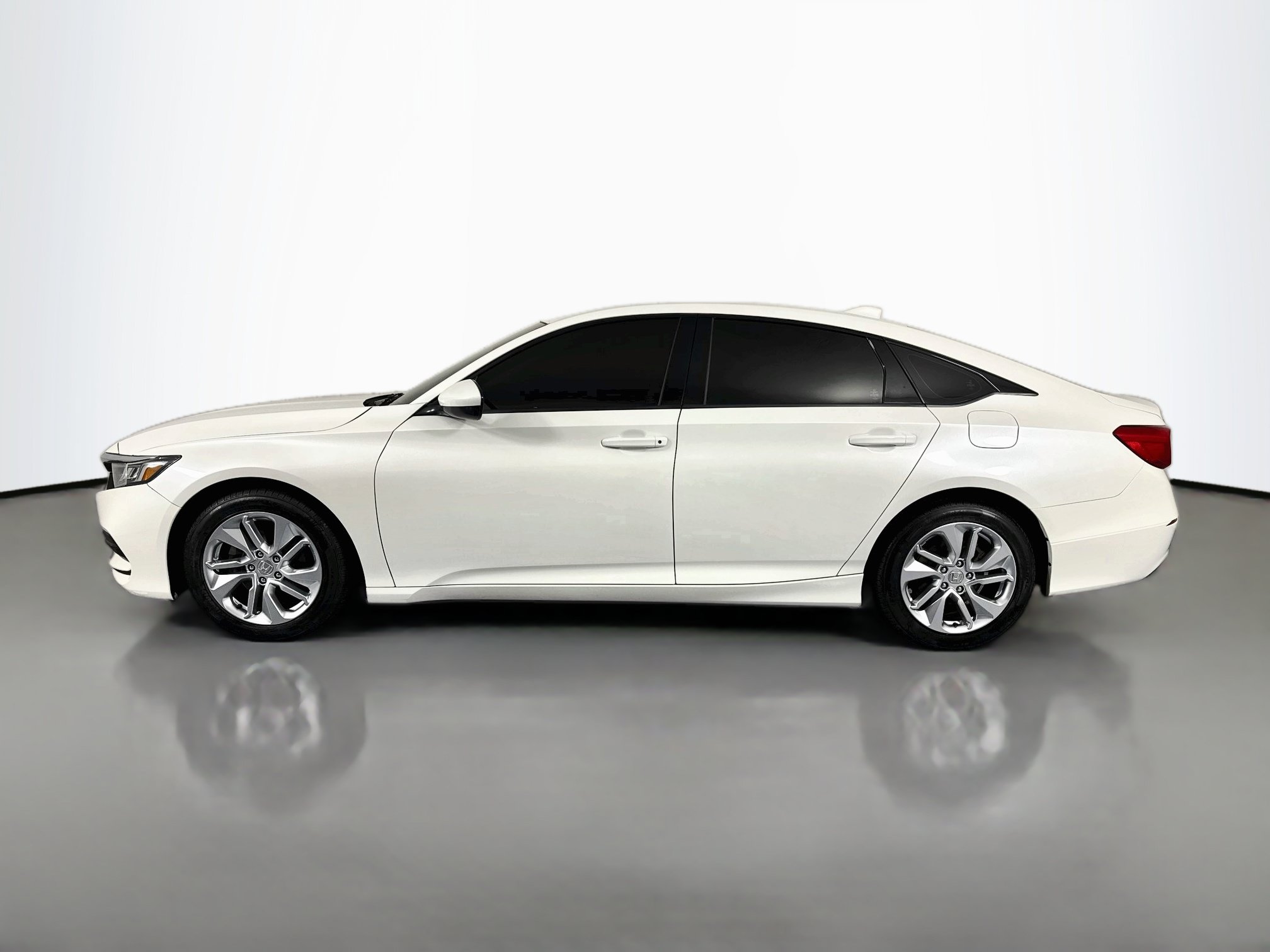 Certified 2018 Honda Accord LX image 8