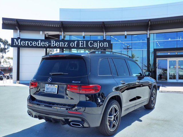 Used 2024 Mercedes-Benz GLB 250 4MATIC image 3